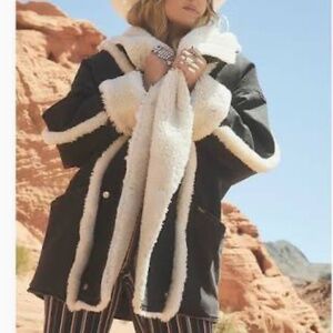 LAINEY WILSON X WRANGLER THE ICONIC LAINEY COAT size Small NWT